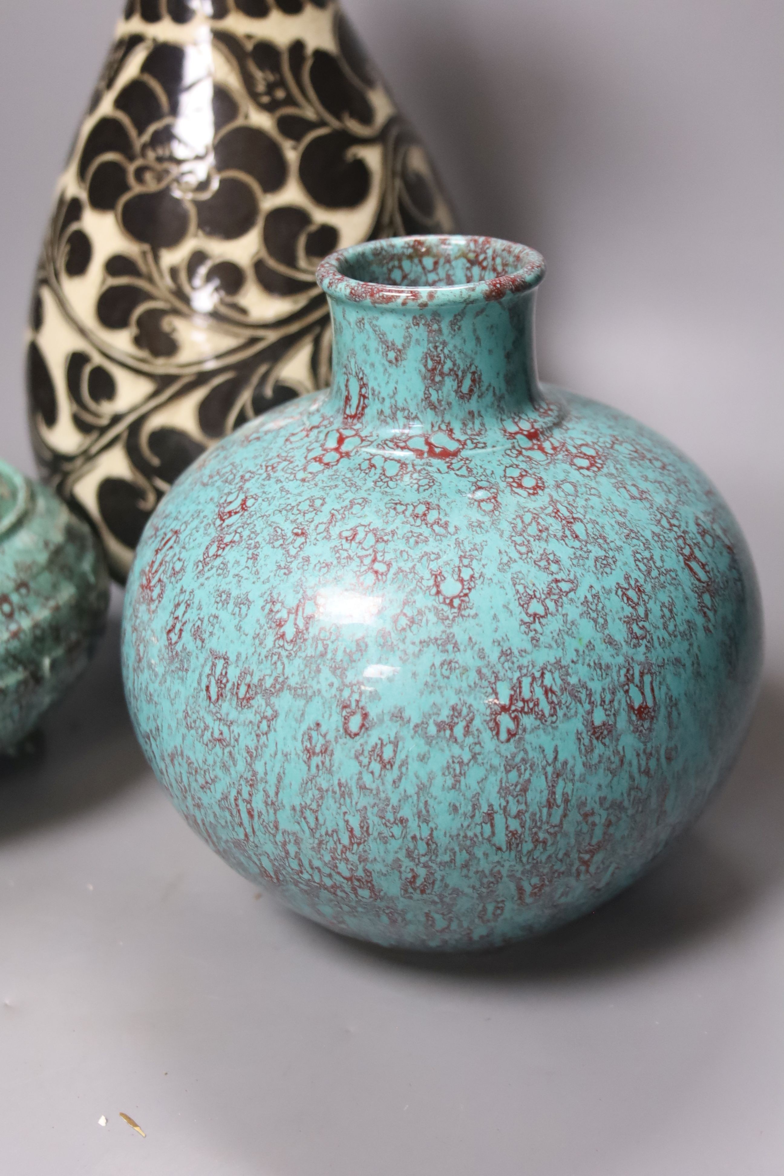 Two Chinese flambe vessels and a Cizhou style vase (3)